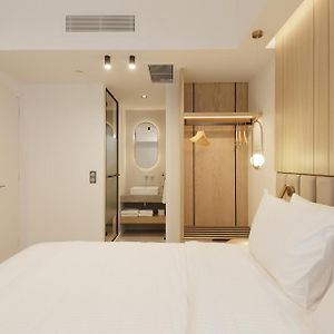 Camera familiare con letto queen size